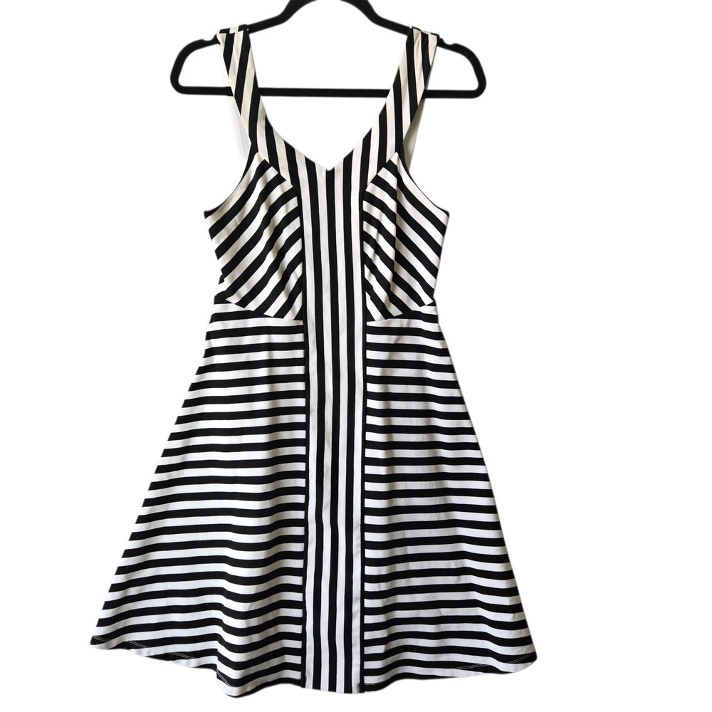 Torrid Black White Striped Fit Flare Dress Plus Size 0 L V-Neck Sleeveless Knit